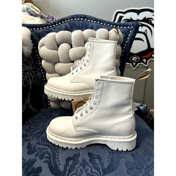 Dr Martens White Pascal Boots with White Soles Size 7/EU 38 - Picture 3 of 7